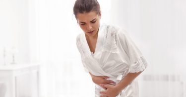 Patientin mit Endometriose und Unterleibsschmerzen